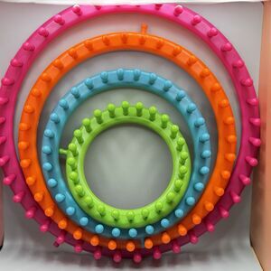 Loops & Threads Round Knitting Loom Set 5.5” 7.5” 9.5” 11.5” (Bx 22)